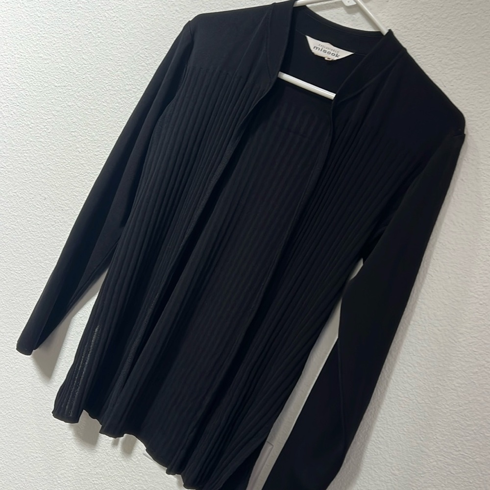 Women’s black sweat sweater